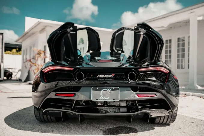 Zdroj: Facebook McLaren Automotive (https://www.facebook.com/mclarenautomotive/)