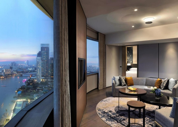 Panoramic Executive Suite